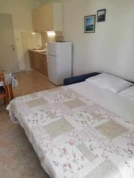 Apartmani uz more Sevid, Trogir - 6024