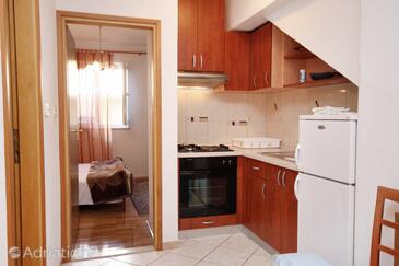 Ferienwohnungen mit Parkplatz Supetar, Brac - 6037