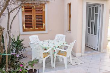 Ferienwohnungen mit Parkplatz Supetar, Brac - 6037