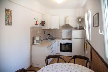 Апартаменти з паркуванням Постіра - Postira, Брач - Brač - 6049