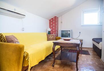 Апартаменти з паркуванням Постіра - Postira, Брач - Brač - 6049