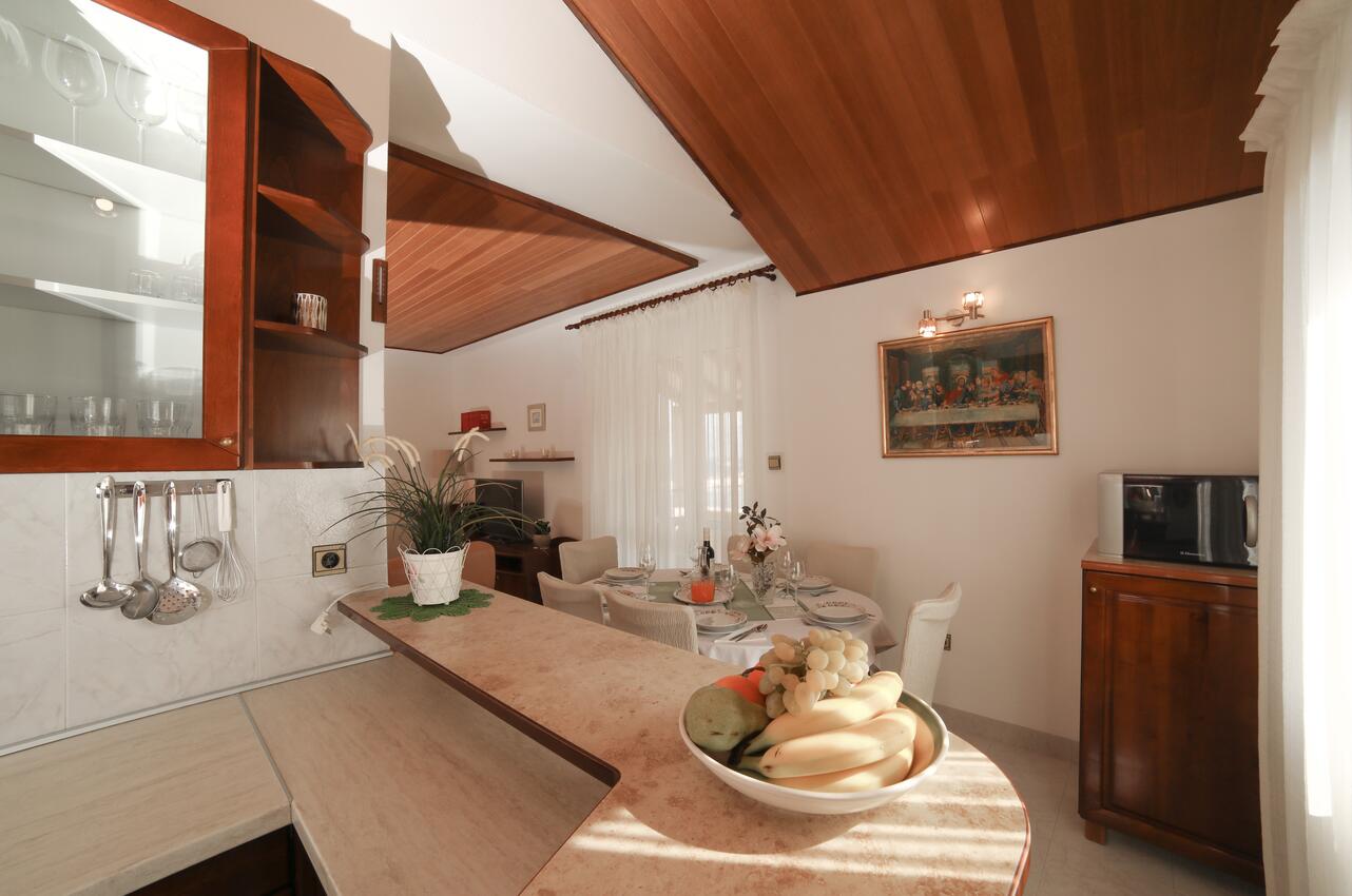 A-6053-a - Alloggi privati - Appartamenti accanto al mare Postire - Postira, Brazza - Brač