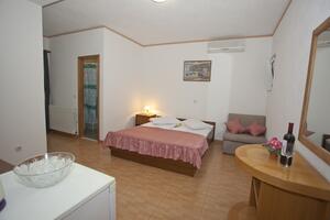 Pokoj Brela Pokoj Brela, Makarská - Makarska (S-6056-a(