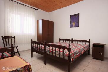 Apartmanok parkolóhellyel Nemira, Omis - 6070