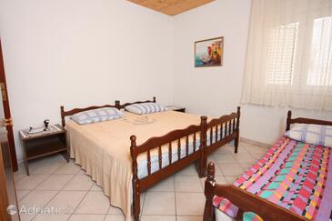 Apartmanok parkolóhellyel Nemira, Omis - 6070