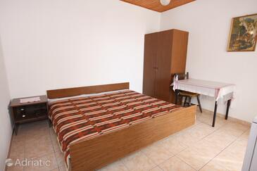 Apartamente cu parcare Nemira, Omis - 6070