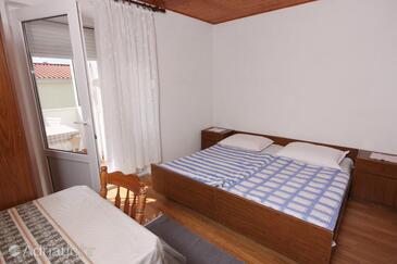 Апартаменты с парковкой Немира - Nemira, Омиш - Omiš - 6070