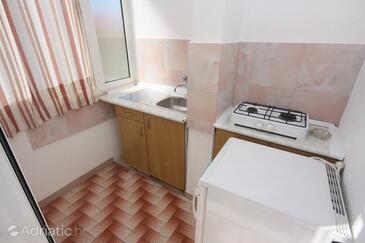 Апартаменты с парковкой Немира - Nemira, Омиш - Omiš - 6070