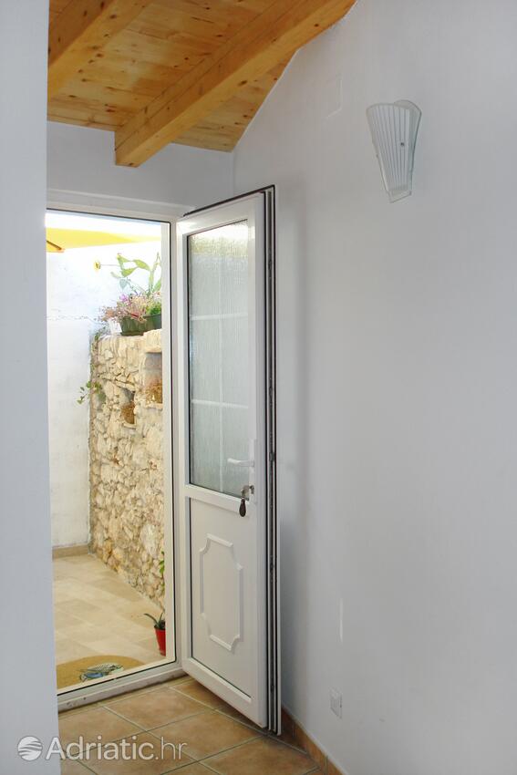 A-6075-a - Private accommodation - Apartments by the sea Supetar, Brač