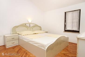 Apartments and rooms with parking space Makarska - 6088