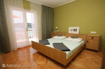 Apartmaji in sobe ob morju Tisno, Murter - 6105