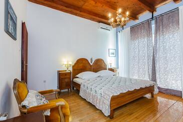 Haus am Meer mit Pool für Familien Tisno, Murter - 6107