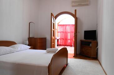 One bedroom apartment Podstrana, Split (A-6113-b)
