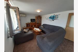 Two bedroom apartment Vinišće, Trogir (A-6117-a)