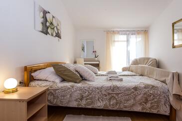 Apartments with swimming pool Zadar - 6128