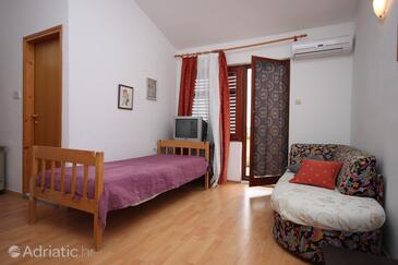 Ferienwohnungen mit Parkplatz Ljubac, Zadar - 6134