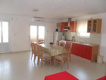 Apartmaji s parkingom Ljubač, Zadar - 6141 Adriatic.hr