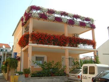 Apartments with terrace Vodice, North Dalmatia
