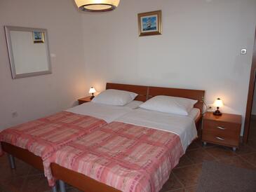 Seaside apartments with a swimming pool Nin, Zadar - 6153