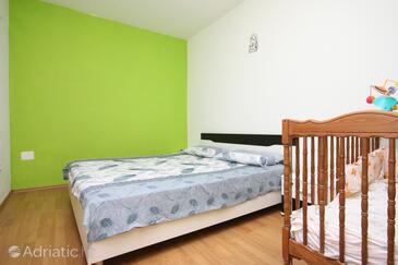 Apartments by the sea Pakoštane, Biograd - 6161