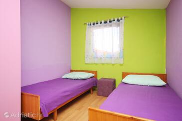 Apartments by the sea Pakoštane, Biograd - 6161