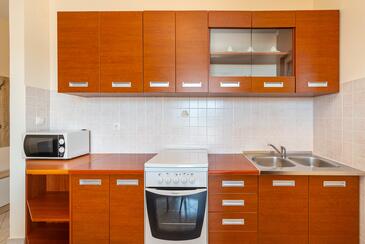 Apartmanok a tenger mellett medencével Posedarje, Novigrad - 6162