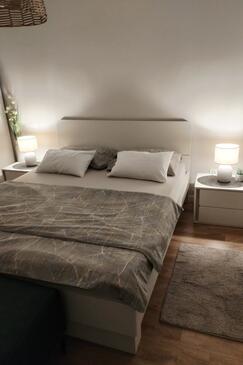 Apartments by the sea Turanj, Biograd - 6177