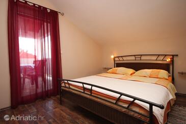 Apartments by the sea Turanj, Biograd - 6177