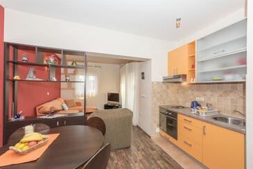 Apartments by the sea Turanj, Biograd - 6177