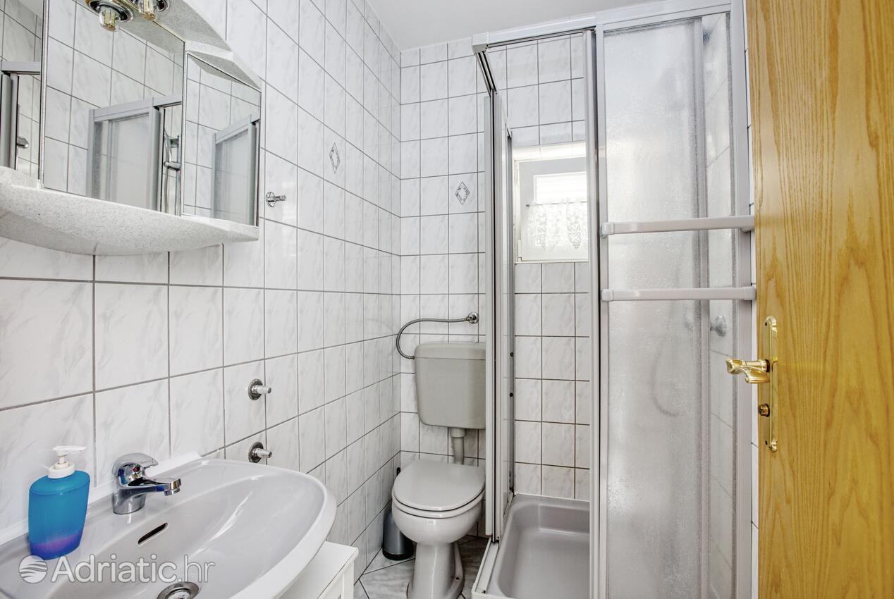 A-6178-a - Private accommodation - Apartments with a parking space Vodice