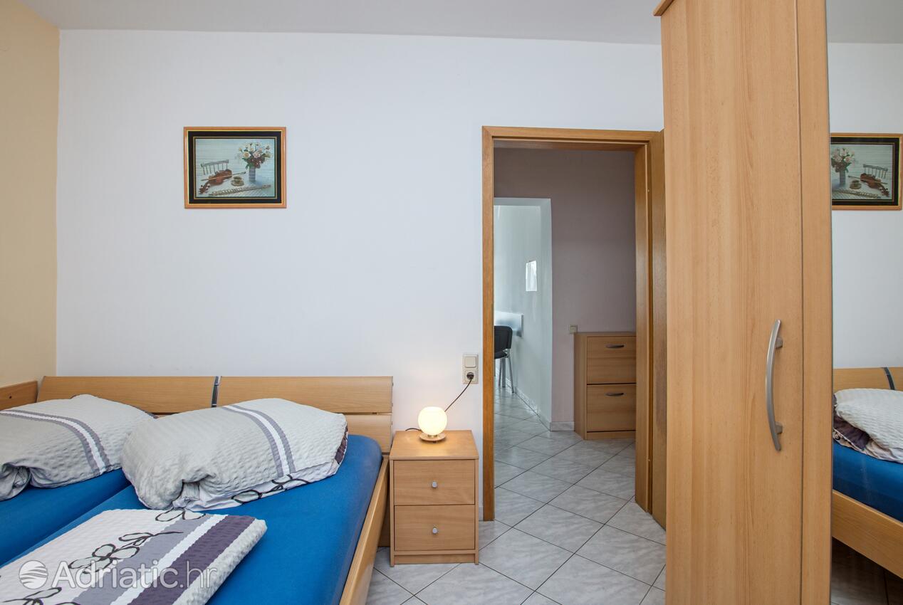 A-6178-a - Private accommodation - Apartments with a parking space Vodice