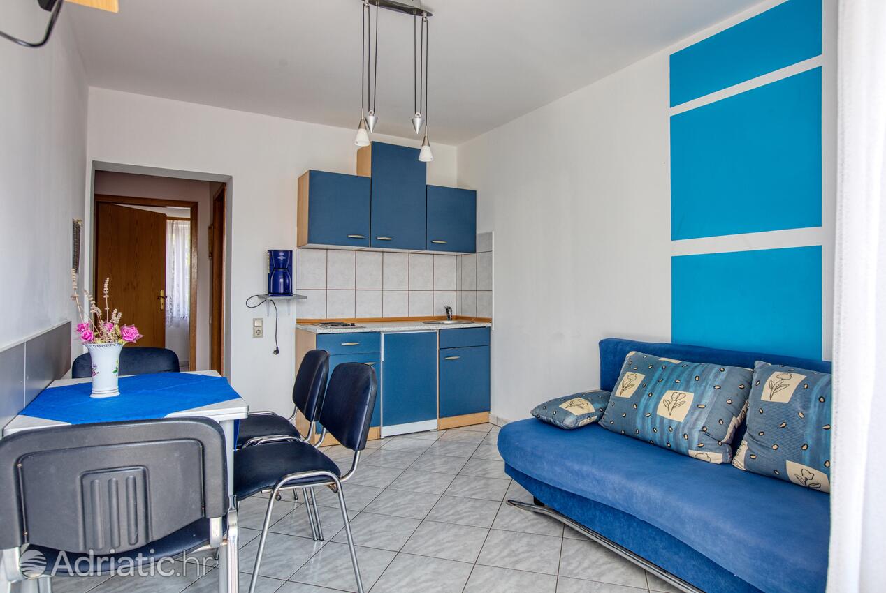 A-6178-a - Private accommodation - Apartments with a parking space Vodice