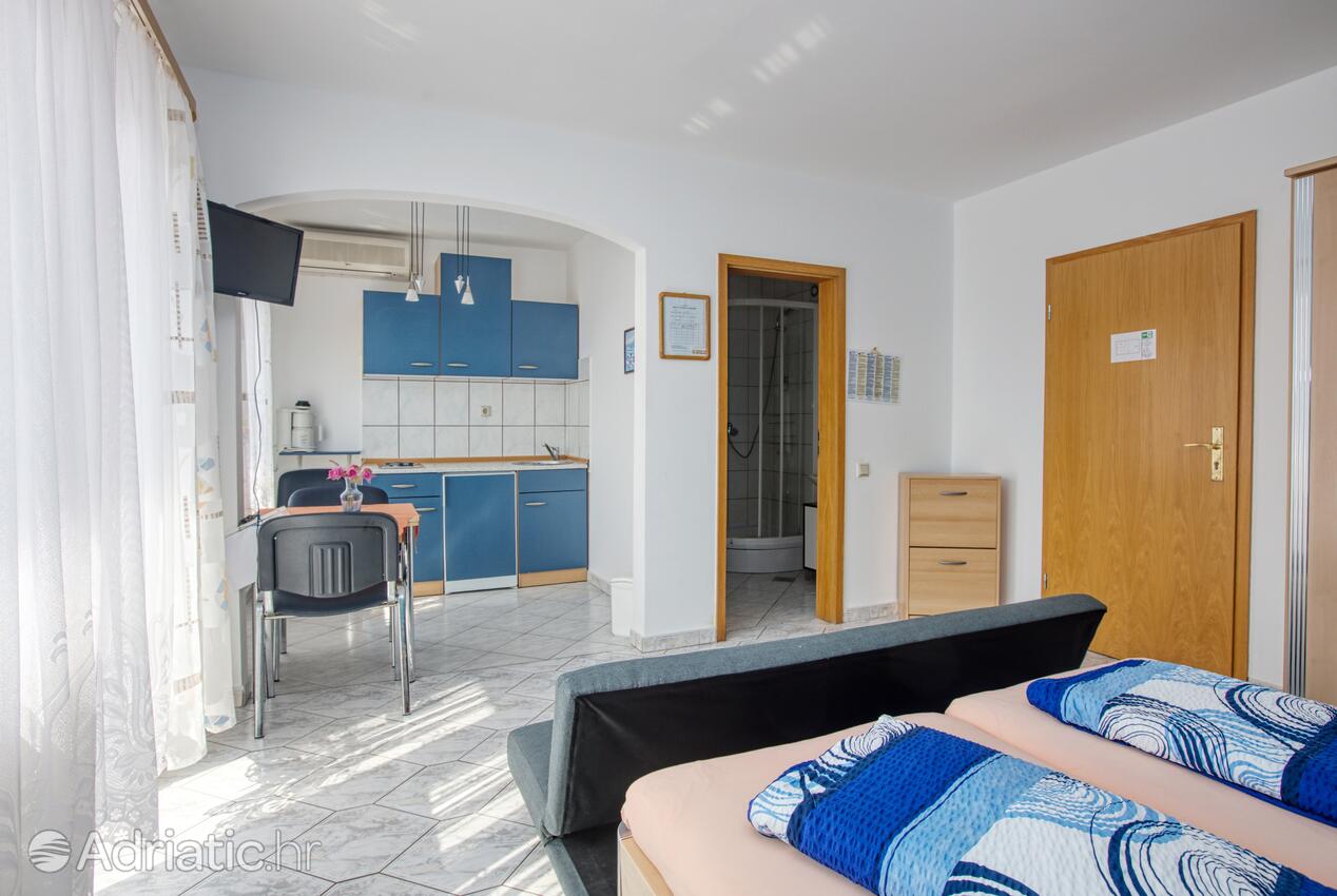 AS-6178-d - Private accommodation - Apartments with a parking space Vodice