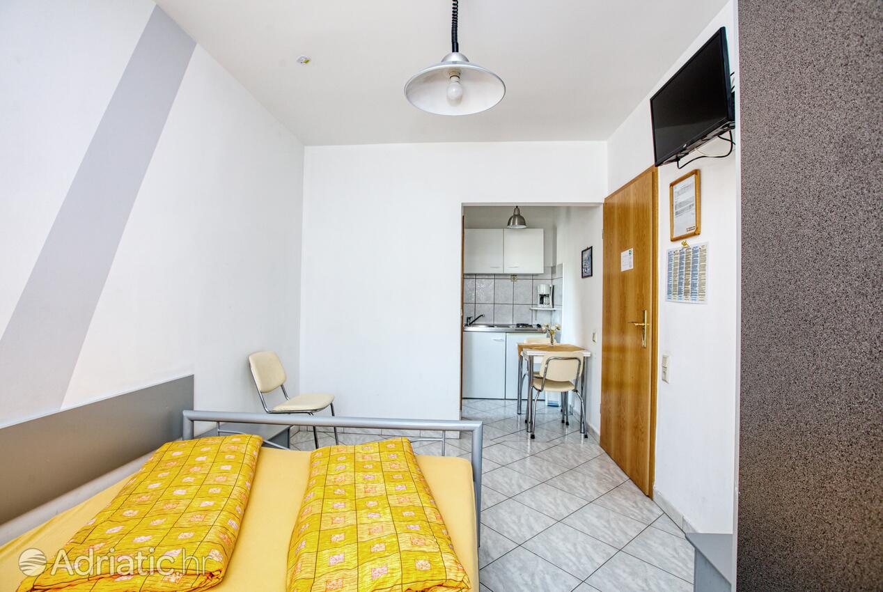 AS-6178-e - Private accommodation - Apartments with a parking space Vodice