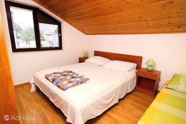 Apartments with parking space Vodice - 6181