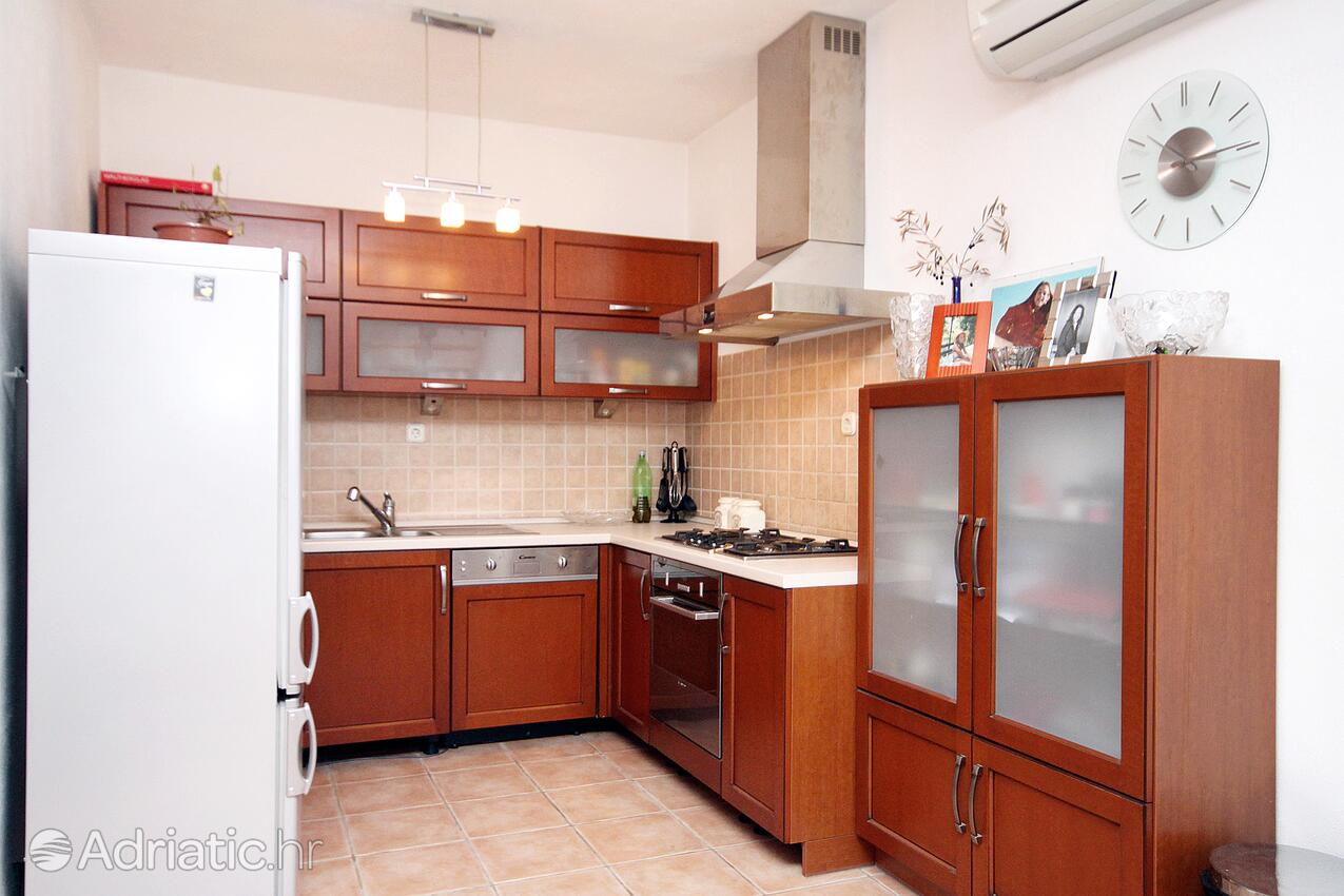 Apartments with parking space Zadar - 6205