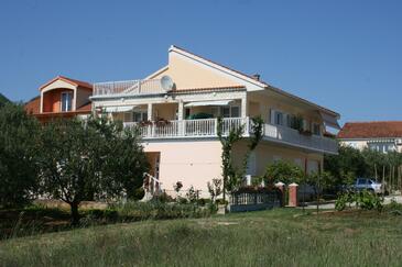 Apartments with terrace Bibinje, North Dalmatia