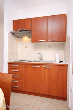 Apartments by the sea Tkon, Pašman - 6215