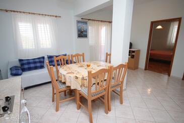 Apartments with parking space Tkon, Pašman - 6216
