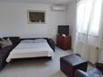Tkon, Living room in the apartment, air condition available and WiFi.
