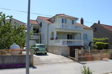 Tkon, Pašman, Property 6221 - Apartments by the sea.