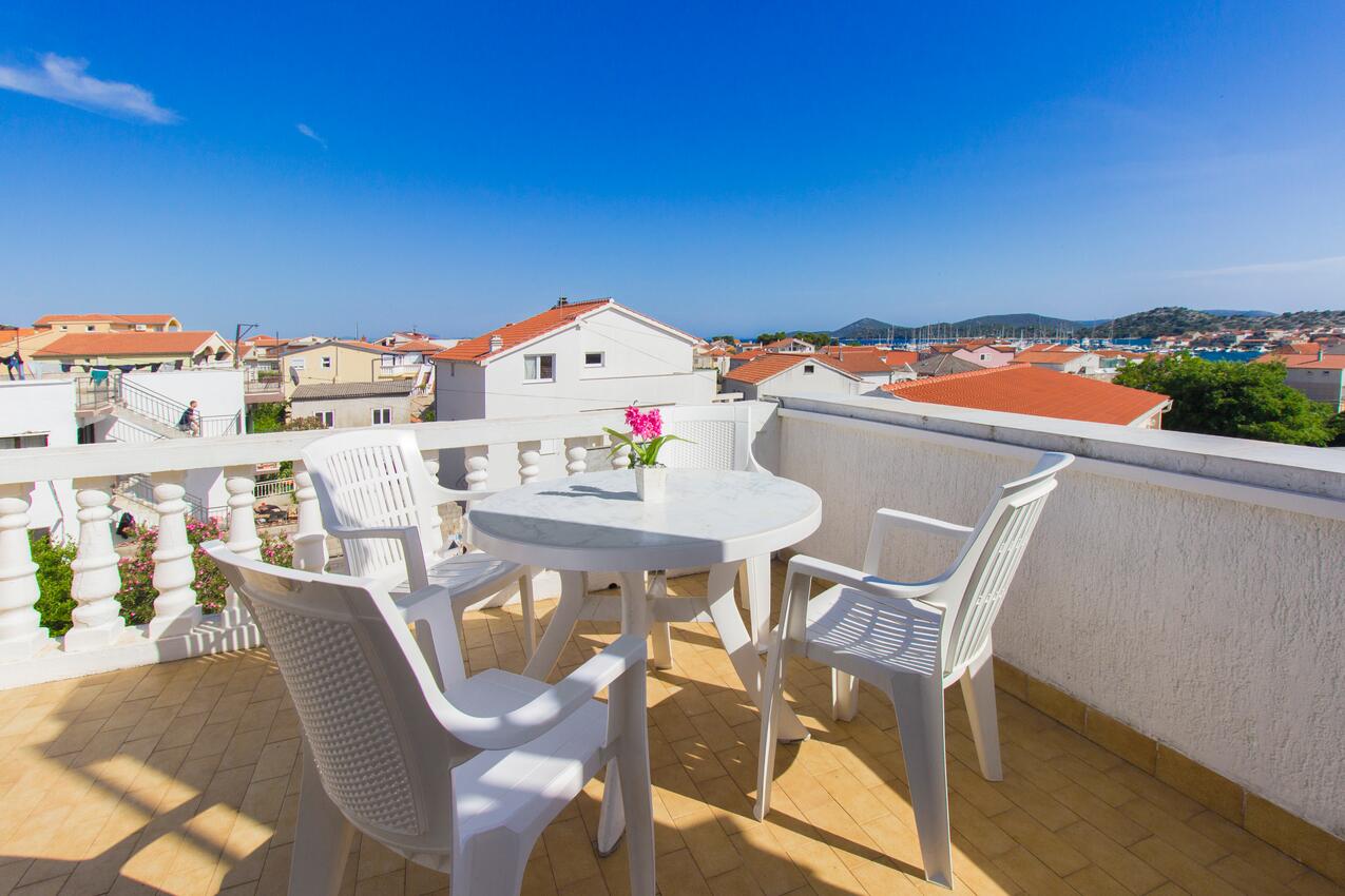 Apartments with parking spaces Tribunj, Vodice - 6237