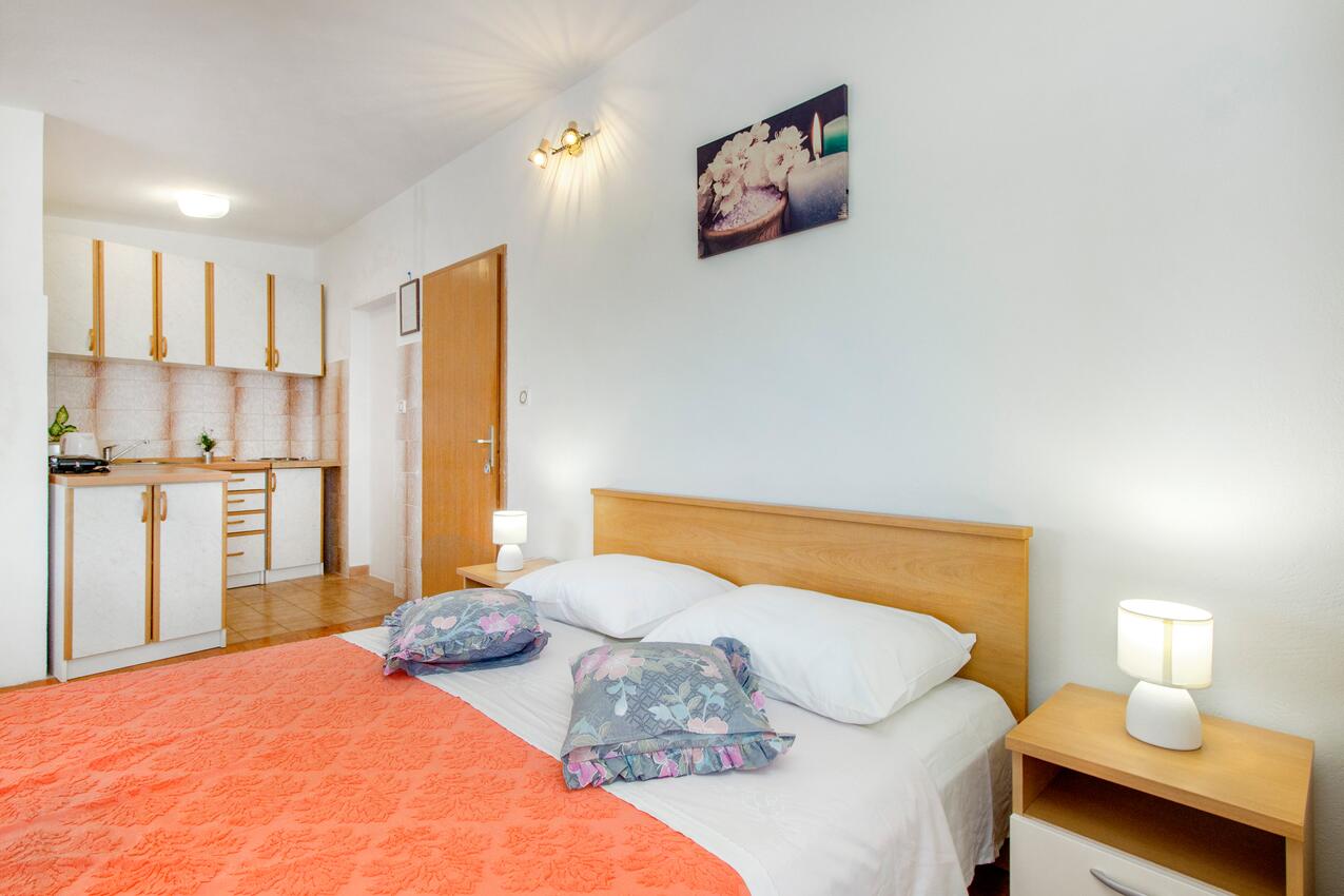 Apartments with parking spaces Tribunj, Vodice - 6237