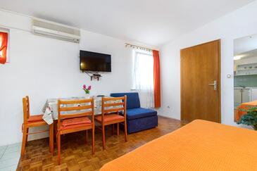Apartments with parking space Tribunj, Vodice - 6237