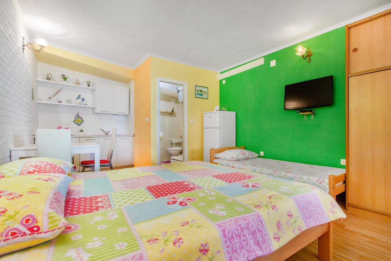 Apartments with parking spaces Tribunj, Vodice - 6237