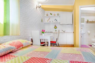 Apartments with parking space Tribunj, Vodice - 6237