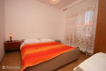 Apartmaji s parkingom Vodice - 6238
