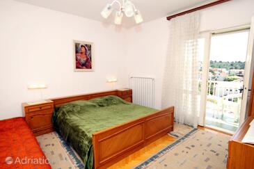 Апартаменти з паркуванням Хвар - Hvar - 624
