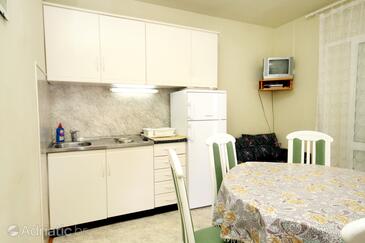 Апартаменти з паркуванням Хвар - Hvar - 624