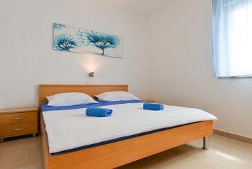 Ferienwohnungen mit Parkplatz Ljubac, Zadar - 6244